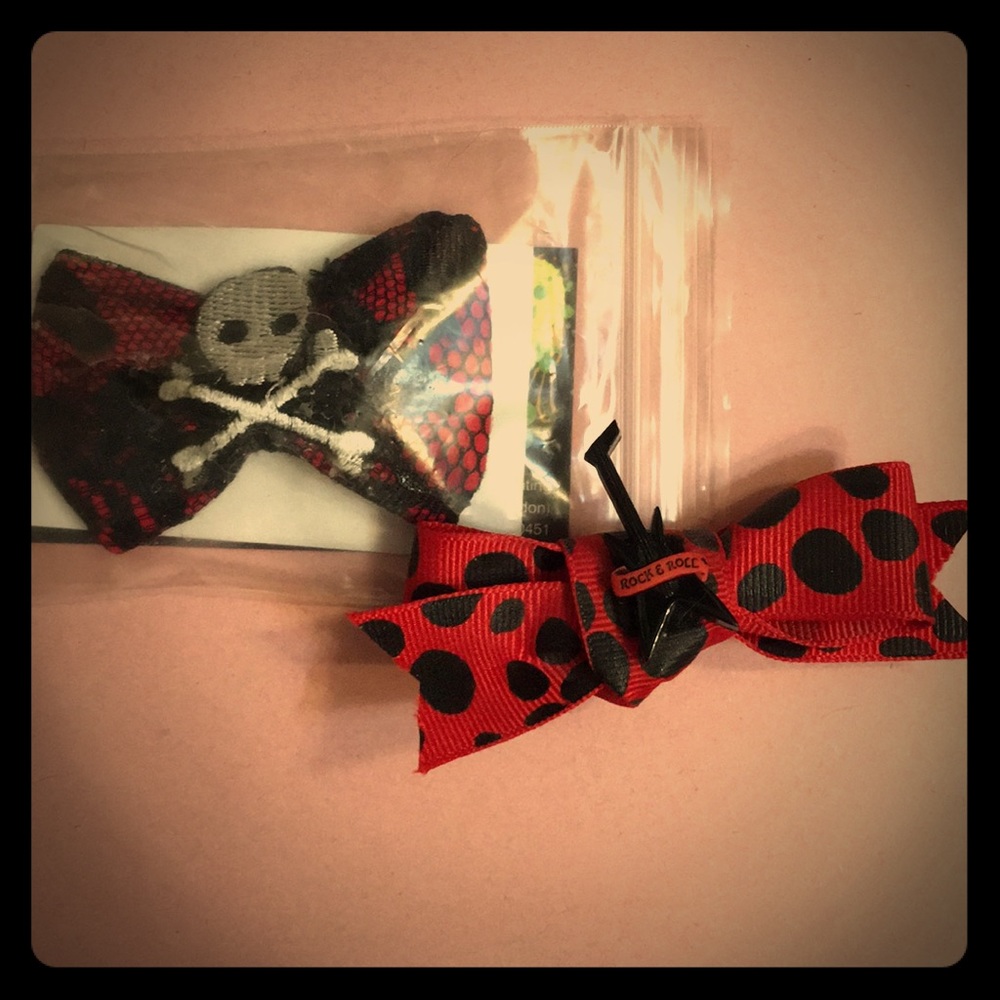 2 Rock n Roll bows